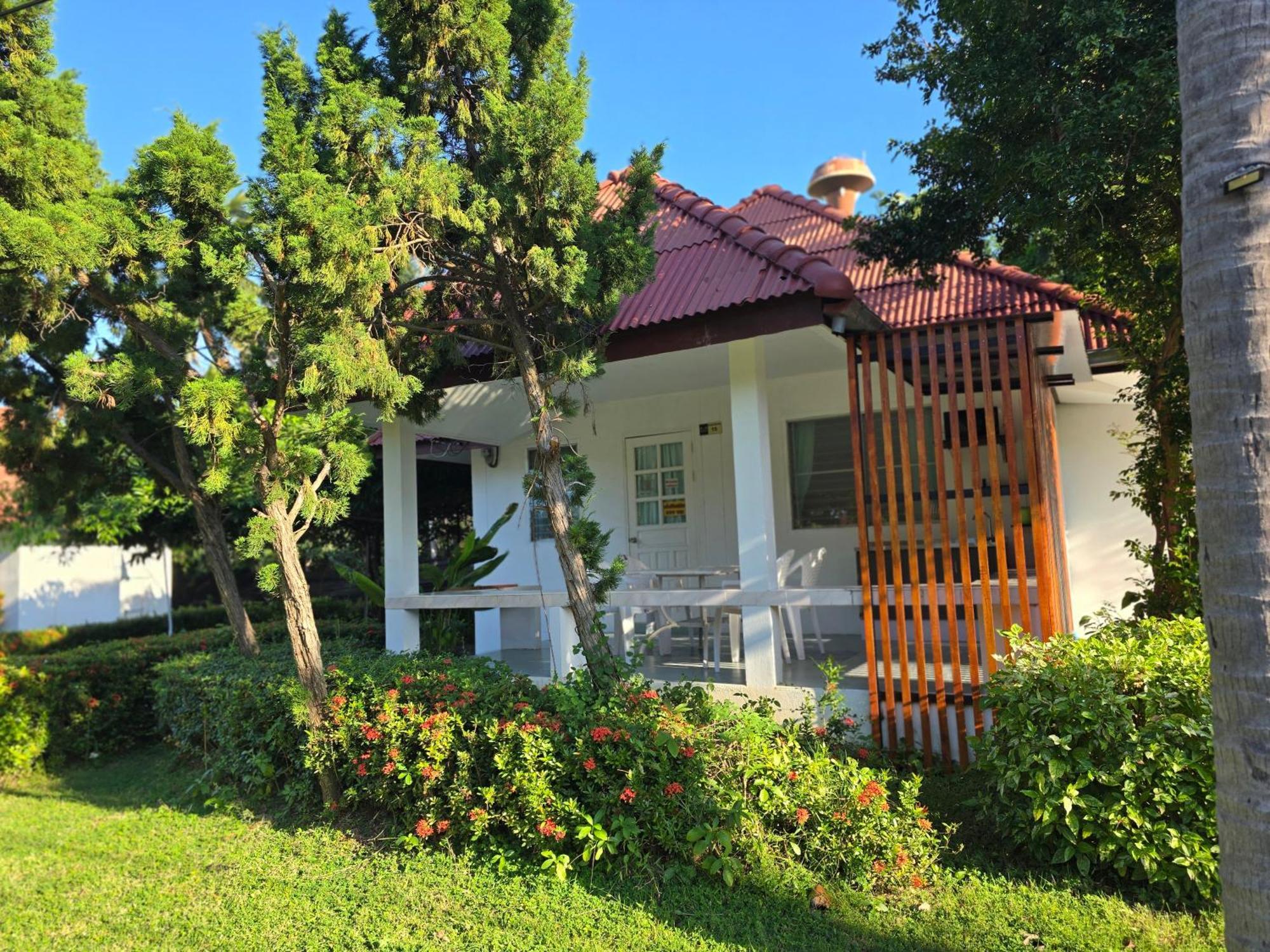 Baan Golden Resort Sam Roi Yot Exterior foto